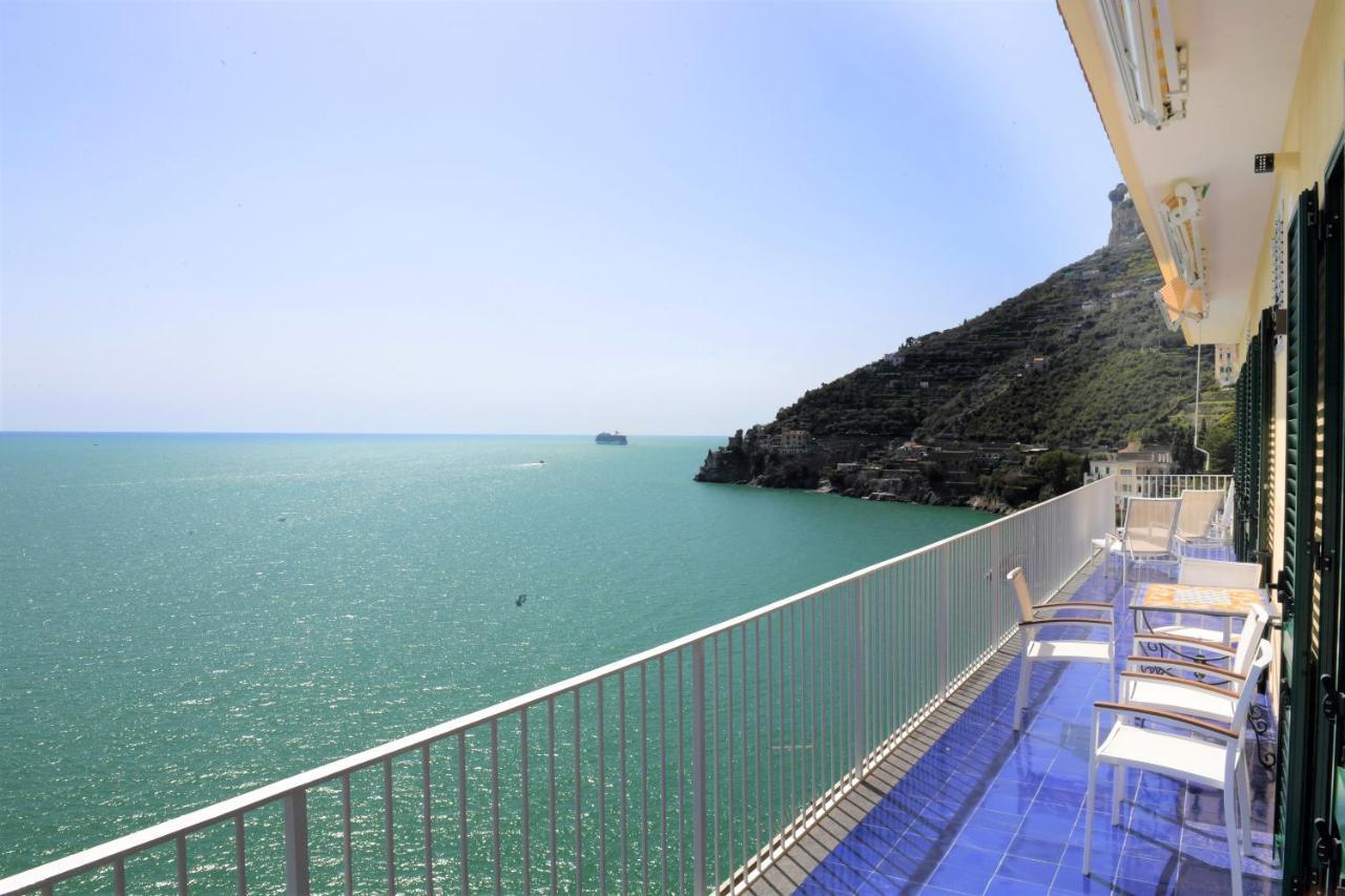 Nel Blu Dipinto Di Blu Villa ราเวลโล ภายนอก รูปภาพ